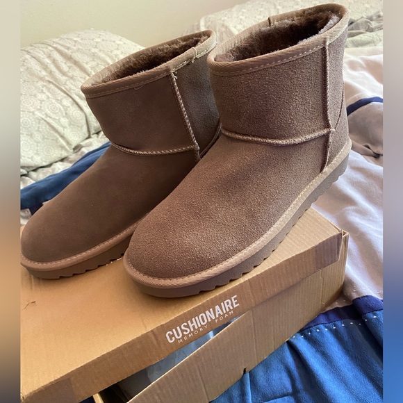 Cushionaire Tan Mini Boots Size 9.5 Suede Pull On Boot With Memory Foam. - Picture 8 of 8